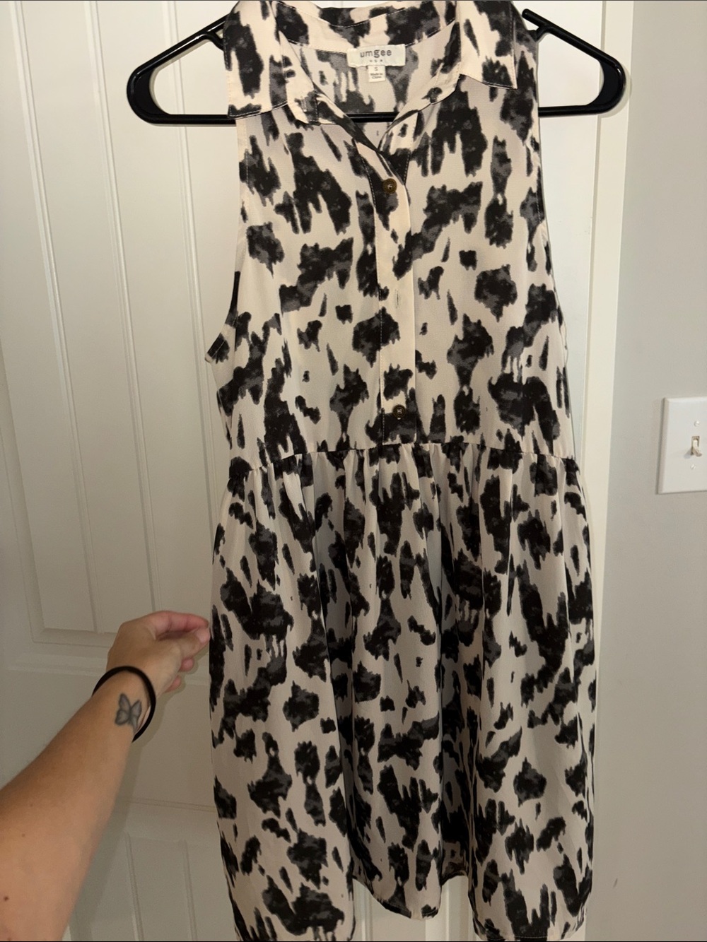OFFERS OPEN! Umgee Black & White Abstract Dress size small Button Front dress